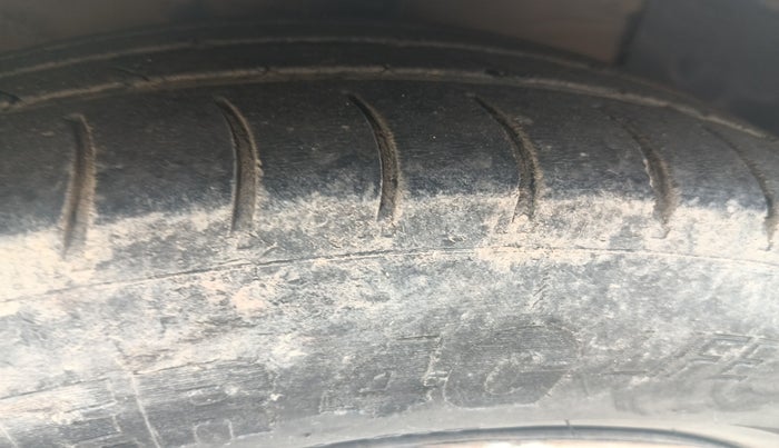 2015 Hyundai Xcent S 1.1 CRDI, Diesel, Manual, 1,11,575 km, tyre