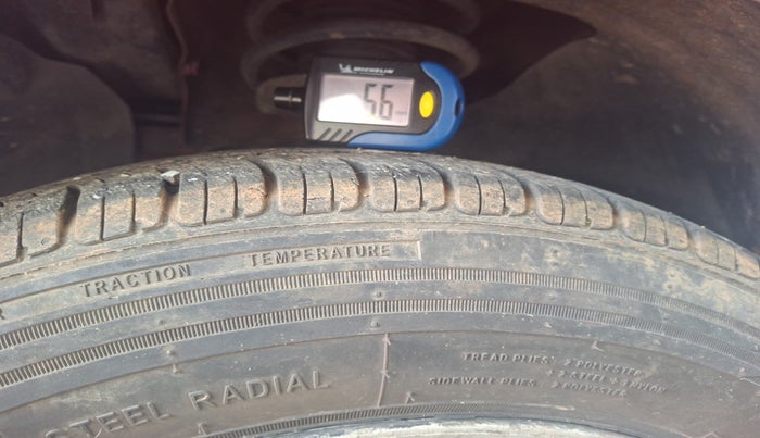 2010 Ford Figo ZXI 1.4 DIESEL, Diesel, Manual, 1,20,159 km, tyre