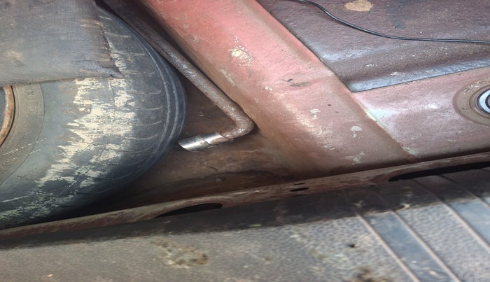 2010 Ford Figo ZXI 1.4 DIESEL, Diesel, Manual, 1,20,159 km, tyre