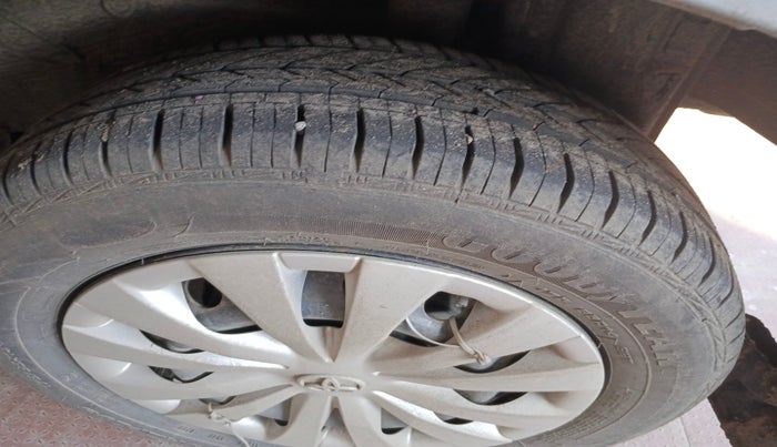 2011 Toyota Etios G, Petrol, Manual, 36,659 km, tyre