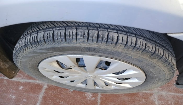 2011 Toyota Etios G, Petrol, Manual, 36,659 km, tyre