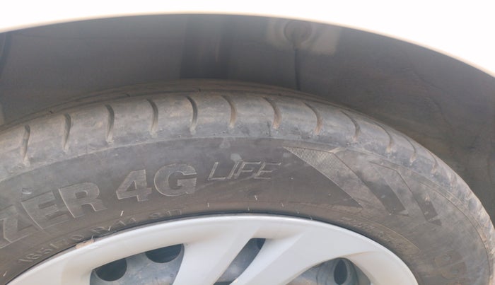 2021 Hyundai AURA S 1.2 CNG, Petrol, Manual, 1,06,447 km, tyre