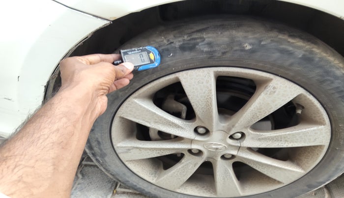 2013 Hyundai Verna FLUIDIC 1.6 CRDI SX, Diesel, Manual, 1,49,657 km, tyre