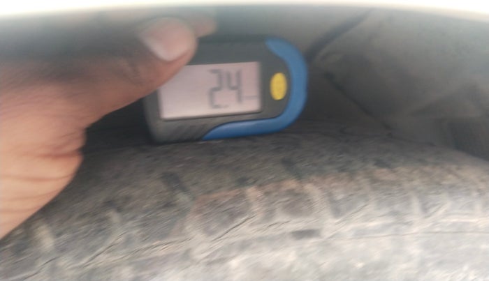 2013 Hyundai Verna FLUIDIC 1.6 CRDI SX, Diesel, Manual, 1,49,657 km, tyre