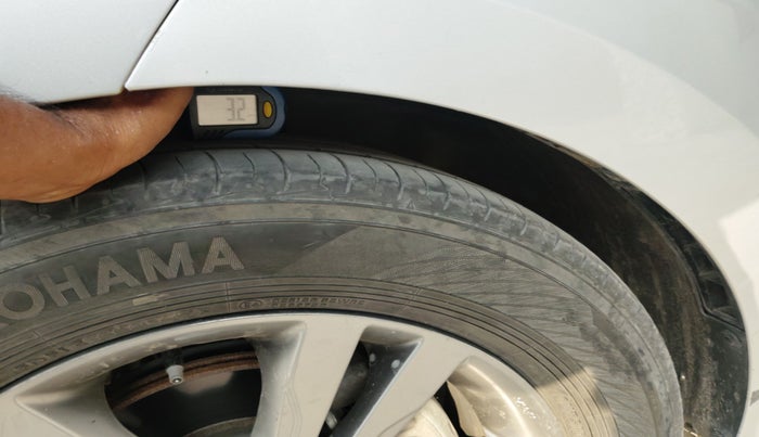 2017 Hyundai New Elantra 2.0 SX(O) AT PETROL, Petrol, Automatic, 1,47,053 km, tyre