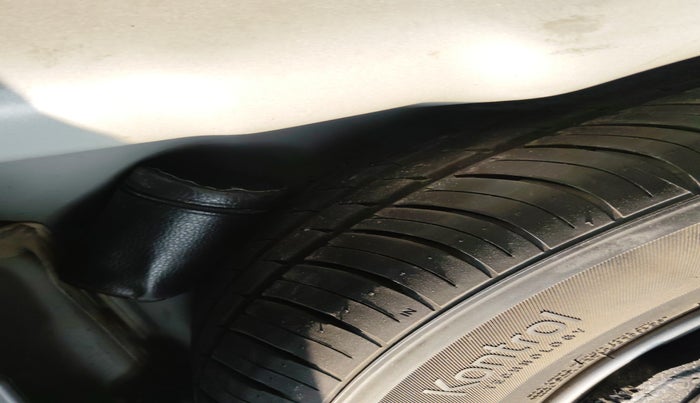 2017 Hyundai New Elantra 2.0 SX(O) AT PETROL, Petrol, Automatic, 1,47,053 km, tyre