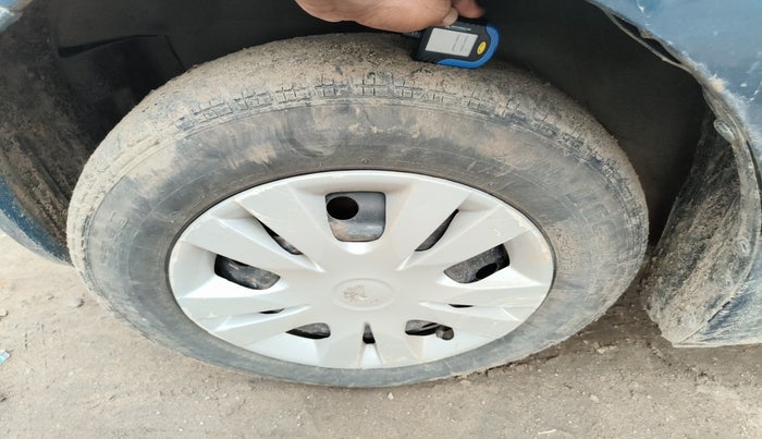 2010 Maruti Swift Dzire VXI, Petrol, Manual, 1,15,141 km, tyre