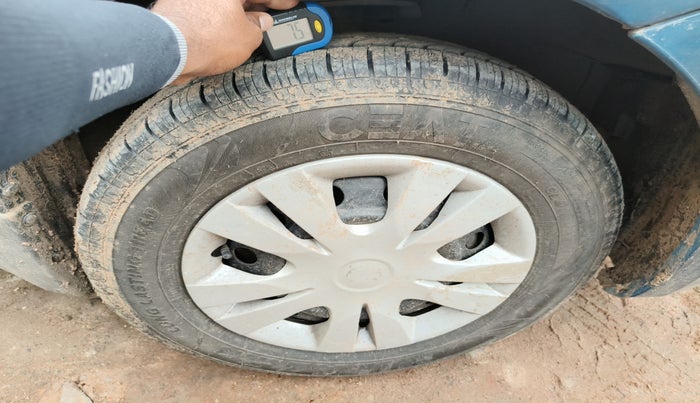 2010 Maruti Swift Dzire VXI, Petrol, Manual, 1,15,141 km, tyre