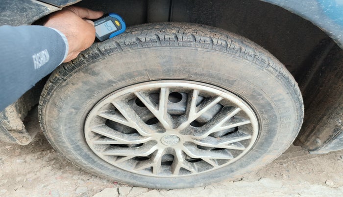 2010 Maruti Swift Dzire VXI, Petrol, Manual, 1,15,141 km, tyre