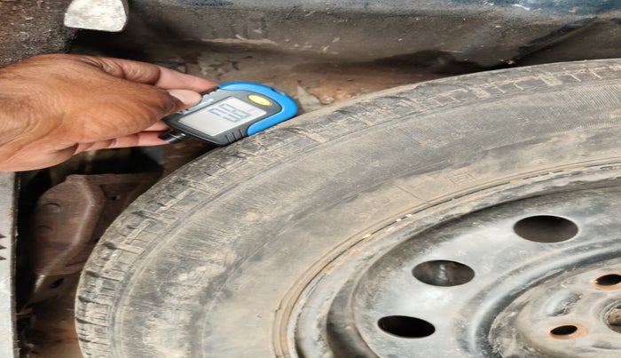 2010 Maruti Swift Dzire VXI, Petrol, Manual, 1,15,141 km, tyre