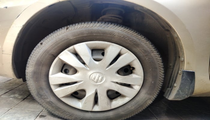 2013 Maruti Swift Dzire VXI, Petrol, Manual, 14,625 km, tyre