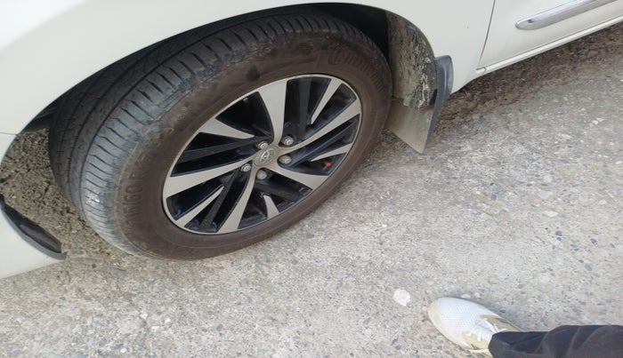 2021 Toyota Innova Crysta 2.4 ZX AT 7 STR, Diesel, Automatic, 59,696 km, tyre