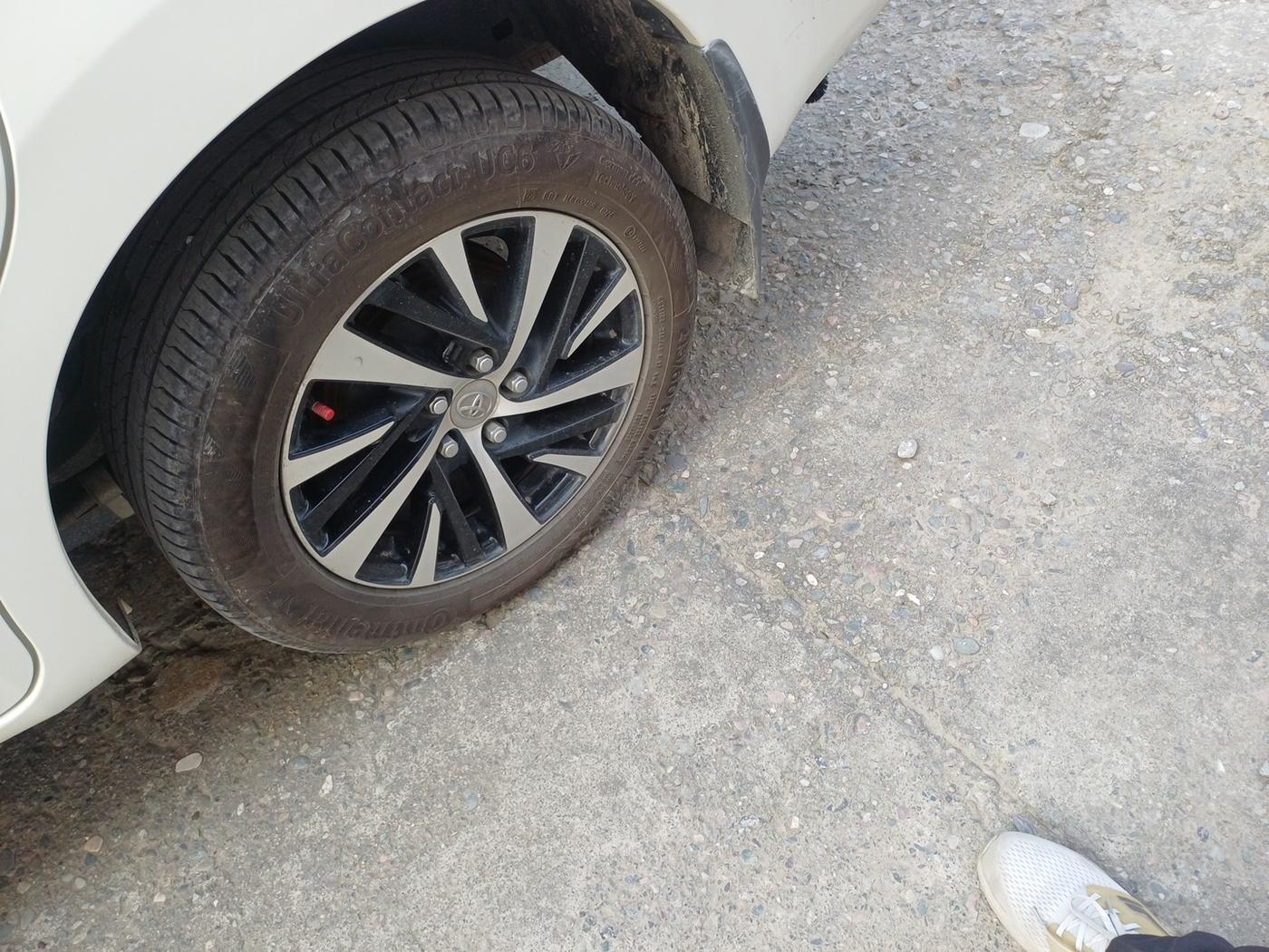 2021 Toyota Innova Crysta 2.4 ZX AT 7 STR, Diesel, Automatic, 60,150 km, tyre
