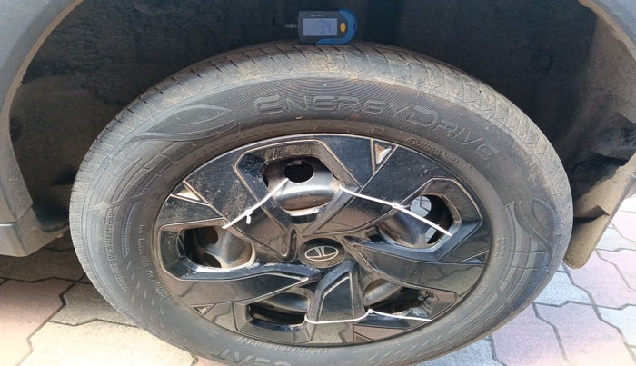 2024 Tata PUNCH ADVENTURE RHYTHM CNG, Petrol, Manual, 21,437 km, tyre
