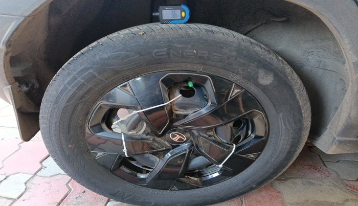 2024 Tata PUNCH ADVENTURE RHYTHM CNG, Petrol, Manual, 21,437 km, tyre