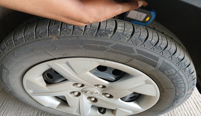 2020 Hyundai VENUE S 1.2, Petrol, Manual, 52,017 km, tyre