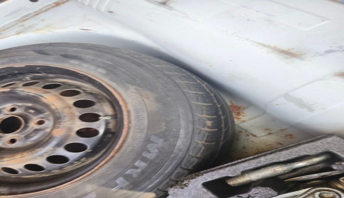 2015 Honda Amaze 1.5L I-DTEC S, Diesel, Manual, 97,158 km, tyre