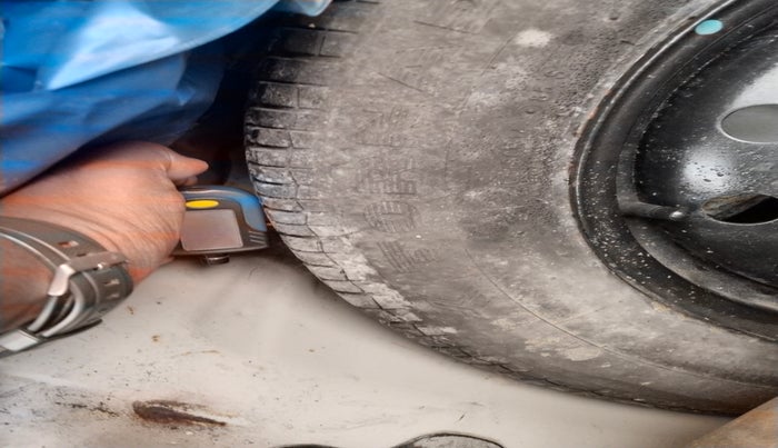 2013 Maruti Swift Dzire VXI, Petrol, Manual, 64,367 km, tyre