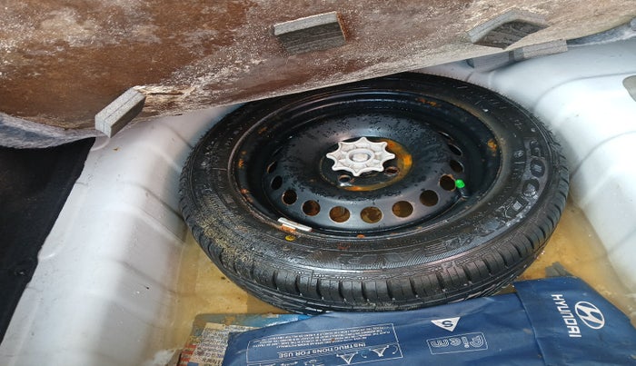 2014 Hyundai Xcent S (O) 1.2, Petrol, Manual, 42,804 km, tyre