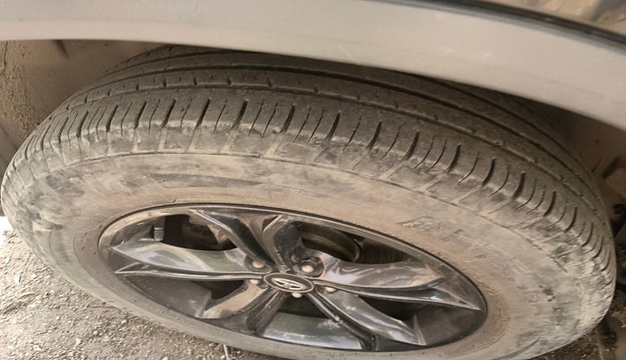 2020 Tata Harrier XT PLUS 2.0L KRYOTEC DARK EDITON, Diesel, Manual, 55,852 km, tyre