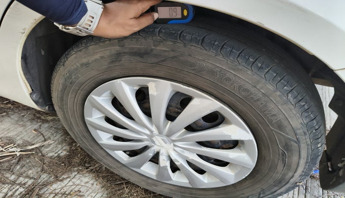 2015 Maruti Swift Dzire VXI, Petrol, Manual, 1,03,710 km, tyre