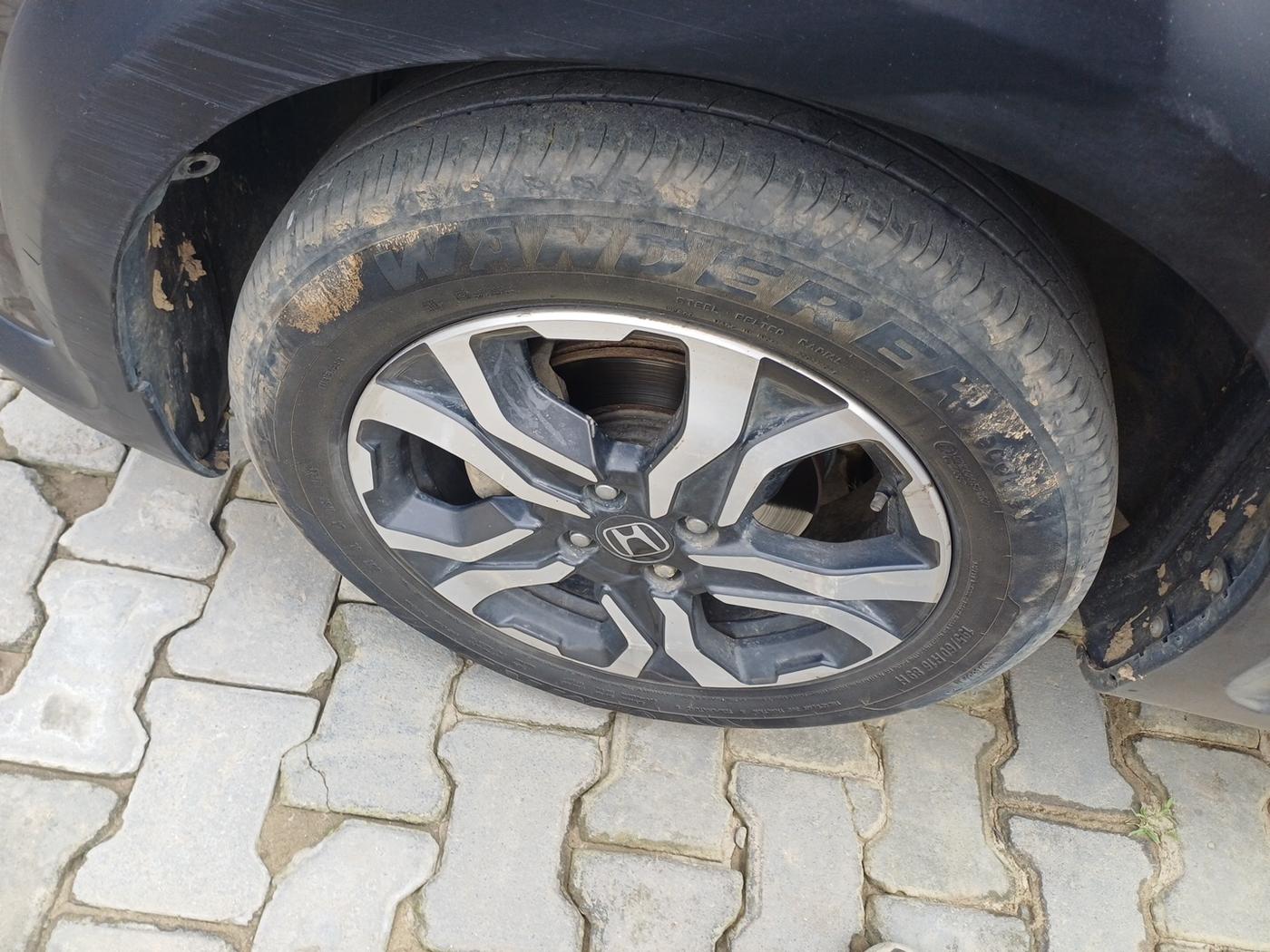 2019 Honda WR-V 1.2L I-VTEC VX MT, Petrol, Manual, 89,942 km, tyre