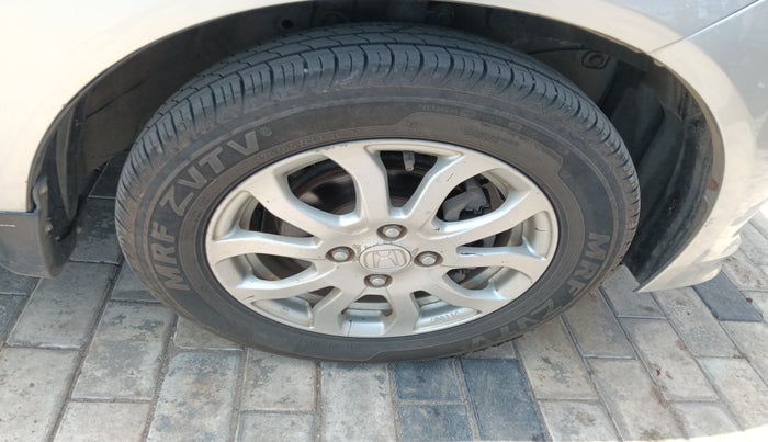 2015 Honda Amaze 1.2L I-VTEC VX, Petrol, Manual, 2,05,354 km, tyre