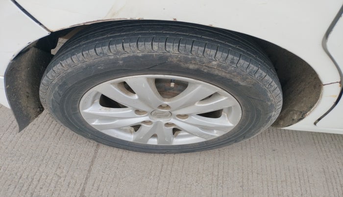 2015 Maruti Ertiga ZDI, Diesel, Manual, 1,90,795 km, tyre