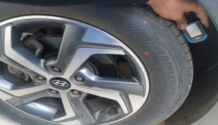 2019 Hyundai Creta SX AT 1.6 PETROL, Petrol, Automatic, 1,01,283 km, tyre