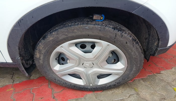 2023 Tata NEXON XM PETROL, Petrol, Manual, 14,925 km, tyre
