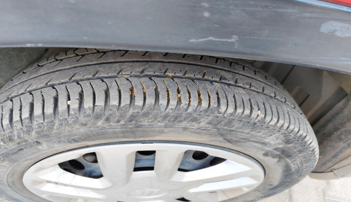 2016 Maruti Vitara Brezza VDI (O), Diesel, Manual, 1,33,602 km, tyre