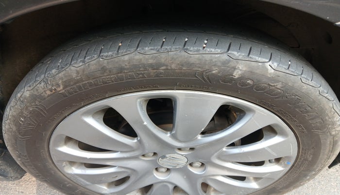 2017 Maruti Baleno ZETA PETROL 1.2, Petrol, Manual, 1,79,182 km, tyre