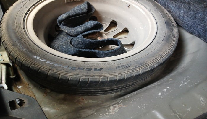 2017 Maruti Baleno ZETA PETROL 1.2, Petrol, Manual, 1,79,182 km, tyre