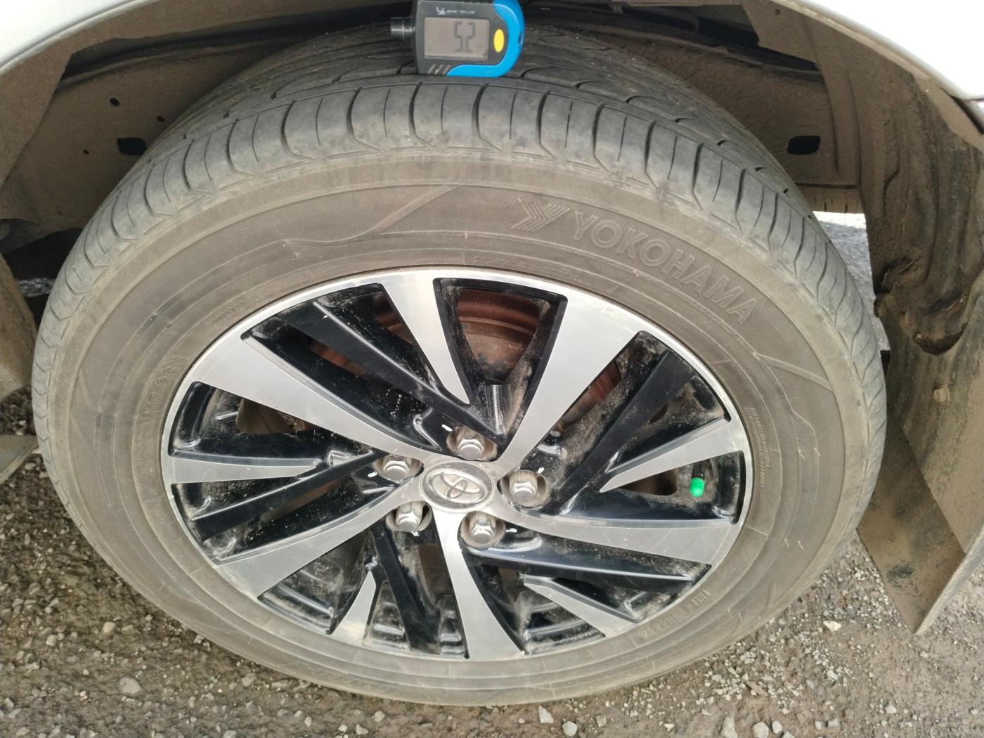 2021 Toyota Innova Crysta 2.4 ZX AT 7 STR, Diesel, Automatic, 53,250 km, tyre