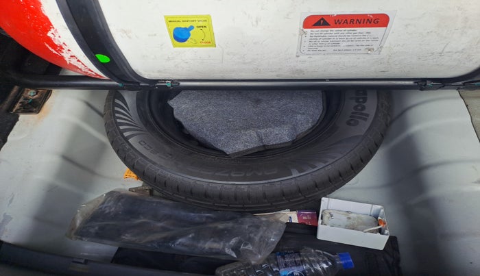 2021 Hyundai AURA S 1.2 CNG, Petrol, Manual, 73,242 km, tyre