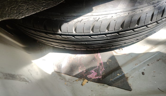 2014 Skoda Rapid ELEGANCE 1.6 TDI CR MT, Diesel, Manual, 1,65,454 km, tyre