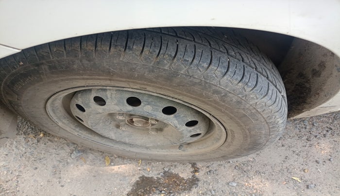 2020 Maruti Dzire VXI, Petrol, Manual, 90,165 km, tyre