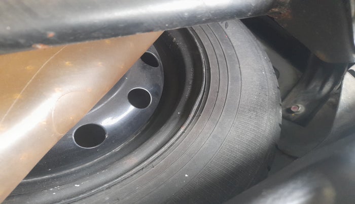 2016 Maruti Wagon R 1.0 LXI CNG, Petrol, Manual, 96,373 km, tyre