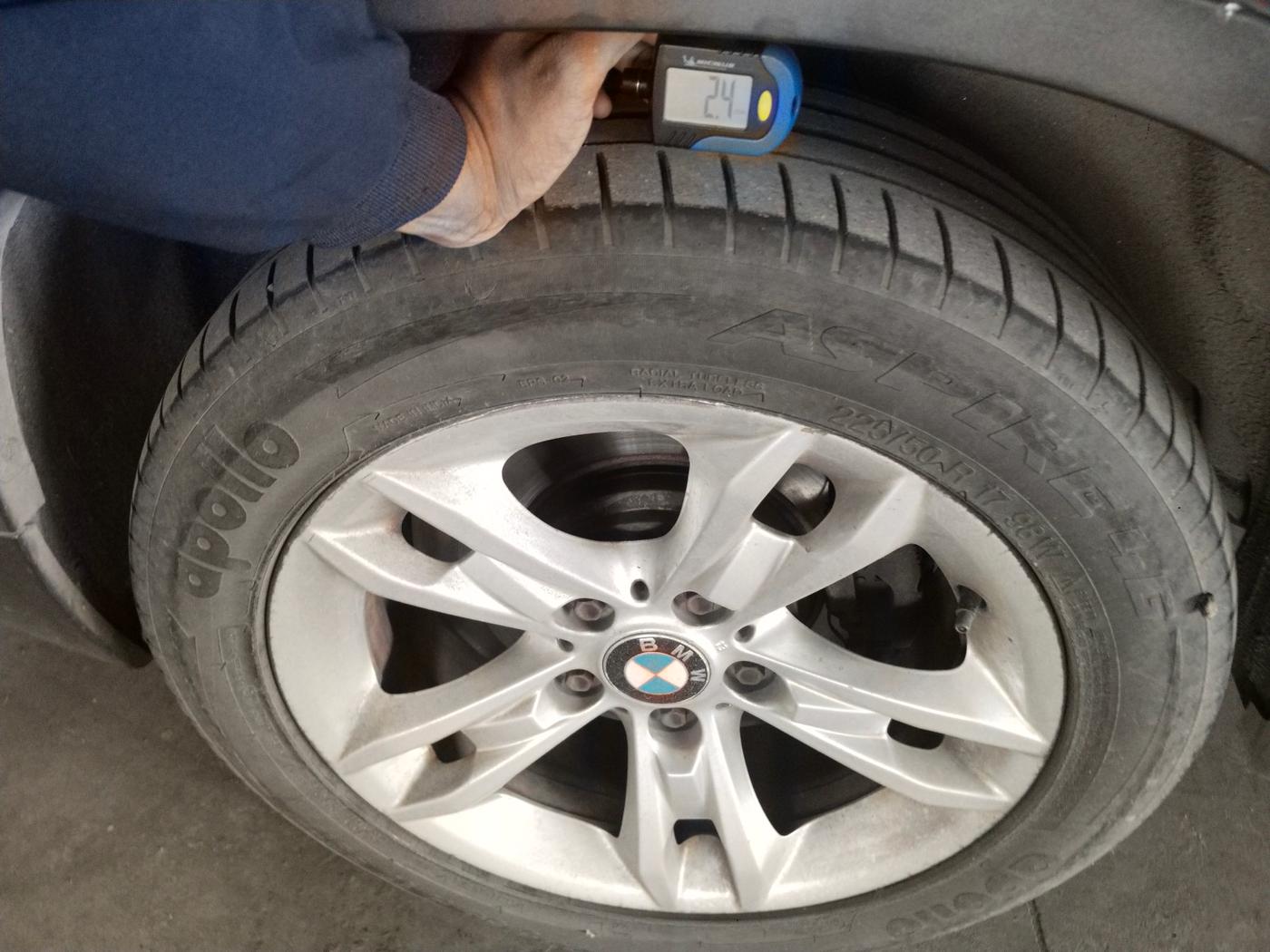 2012 BMW X1 sDrive20d, Diesel, Automatic, 92,960 km, tyre
