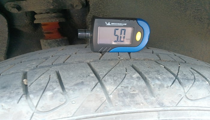 2015 Hyundai Creta SX PLUS 1.6 PETROL, Petrol, Manual, 32,300 km, tyre