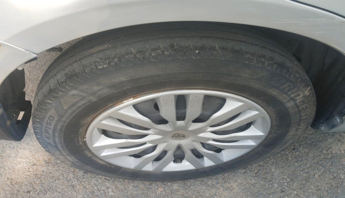 2017 Maruti Swift Dzire VXI, Petrol, Manual, 62,225 km, tyre
