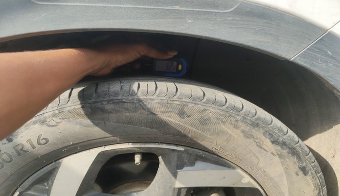 2019 Hyundai VENUE SX 1.0 TURBO, Petrol, Manual, 1,01,456 km, tyre