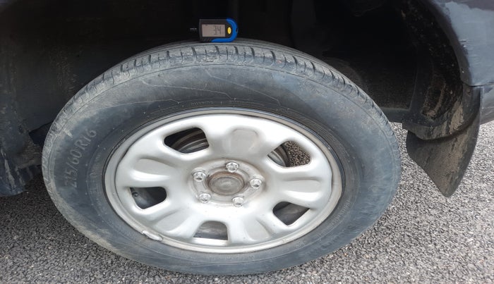 2013 Renault Duster 85 PS RXL DIESEL, Diesel, Manual, 1,36,819 km, tyre