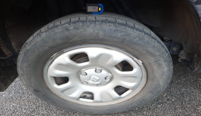 2013 Renault Duster 85 PS RXL DIESEL, Diesel, Manual, 1,36,819 km, tyre