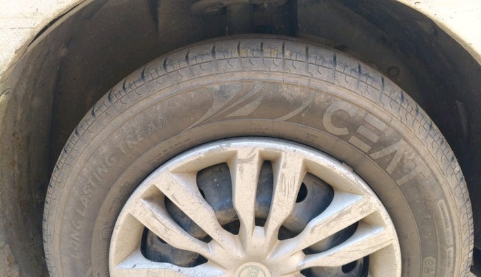 2017 Maruti Dzire VDI, Diesel, Manual, 1,45,812 km, tyre