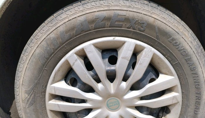 2017 Maruti Dzire VDI, Diesel, Manual, 1,45,812 km, tyre