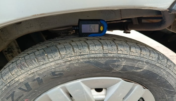 2010 Maruti Alto LXI, Petrol, Manual, 1,06,347 km, tyre