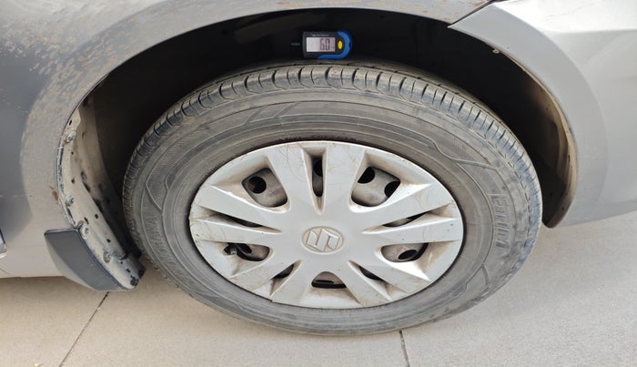 2014 Maruti Swift Dzire VXI, Petrol, Manual, 66,176 km, tyre