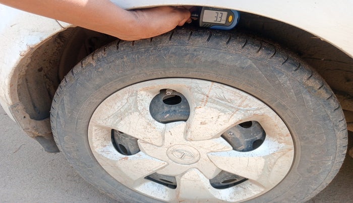 2017 Tata Tiago XT PETROL, Petrol, Manual, 1,45,221 km, tyre