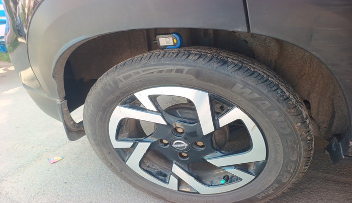 2022 Nissan MAGNITE XV MT, Petrol, Manual, 28,403 km, tyre